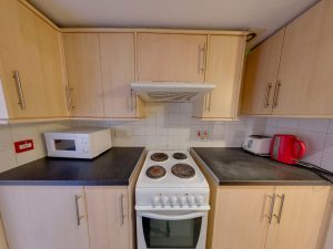 Kitchen 1 - 22 Dollis Drive - Student homes Farnham for UCA Students
