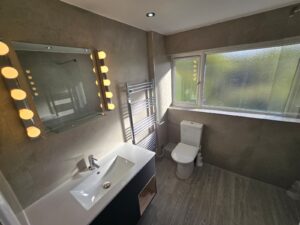 New shower room, basin and WC - 20 Dollis Drive - Student homes Farnham for UCA Students